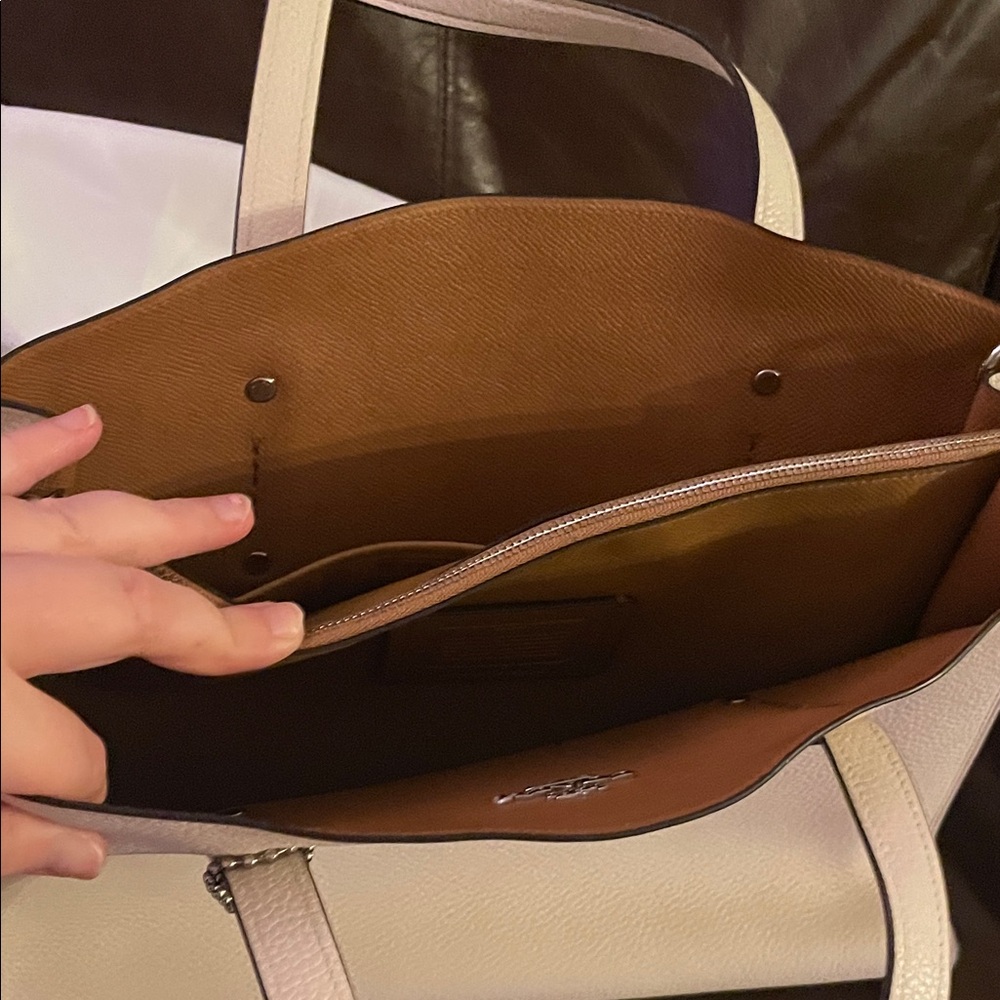 2017 Coach Charlie Carryall handbag Tote with Dust Bag
Polished Pebble Leather - Picture 5 of 6